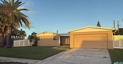 Building Photo - 1170 Molaki Dr