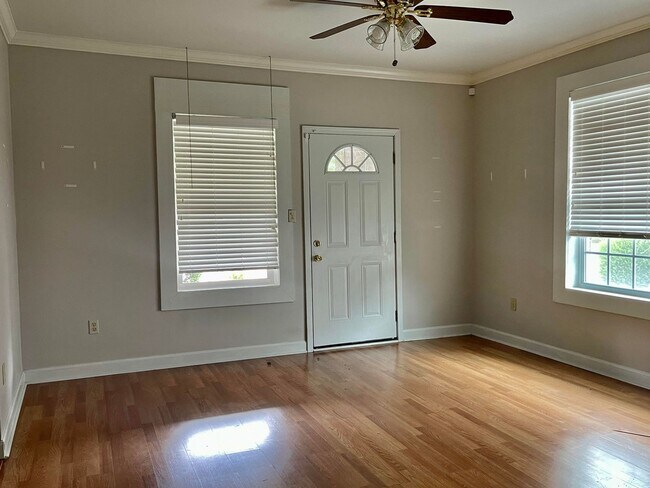 Foto del edificio - 4 Bedroom Home Now Available in the Midtow...