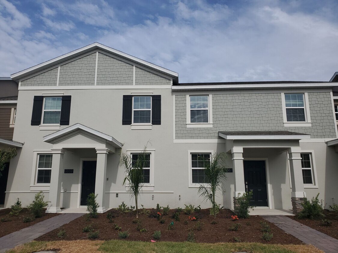 Primary Photo - Spacious Bridgewalk Townhome