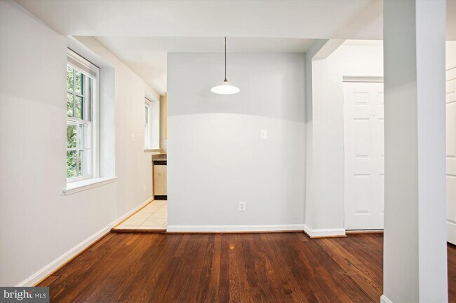 Foto del edificio - 3740 39th St NW