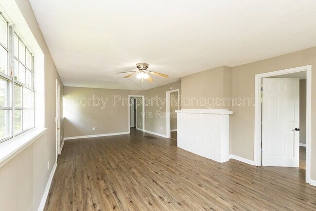 Foto del edificio - 619 Shannon Ave