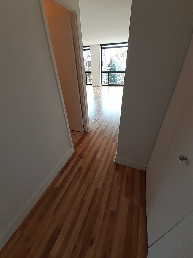 Foto del edificio - 4343 N Clarendon Ave