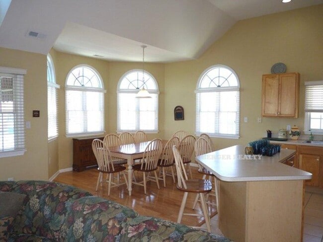 COMEDOR - 3523 Haven Ave