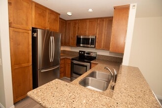 Building Photo - 580 Camino De La Reina