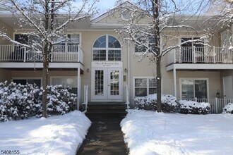 Building Photo - 11 Brookside Ln