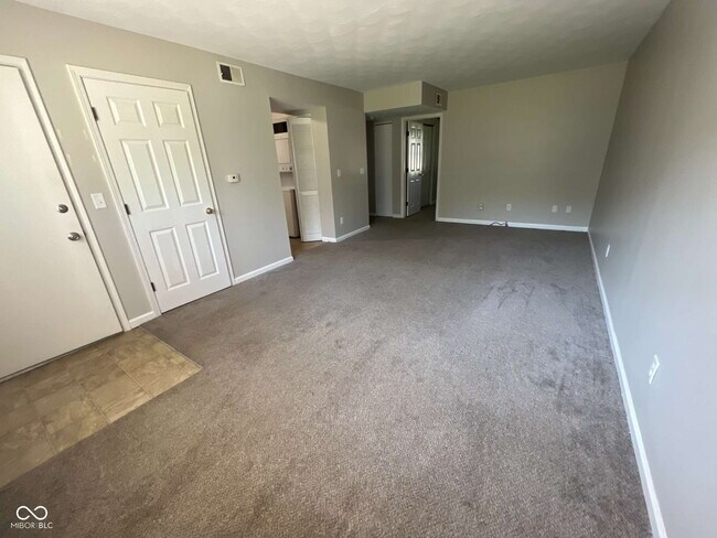 Foto del edificio - 1310 Millerwood Ct