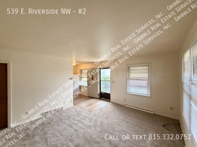Foto del edificio - 539 E Riverside Blvd