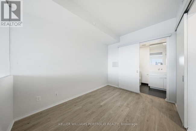 Photo du bâtiment - 197 Yonge St