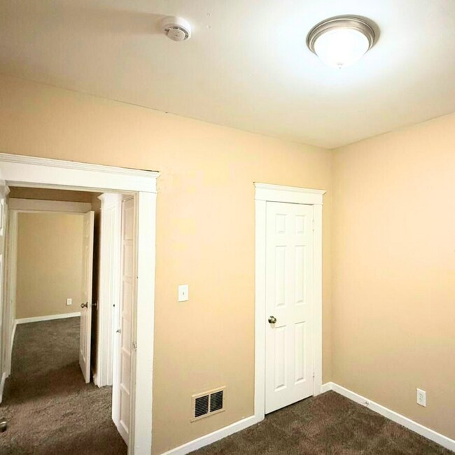 Foto del edificio - 2462 S Liddesdale St