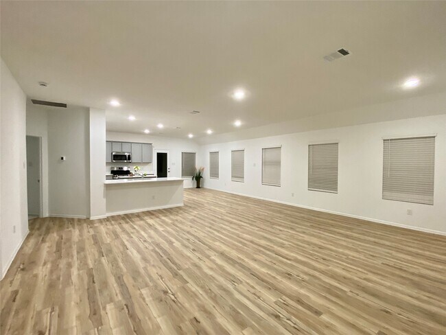 Foto del edificio - 3724 Moss Hl Rd