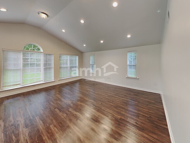 Building Photo - 4042 Maple Shore Dr