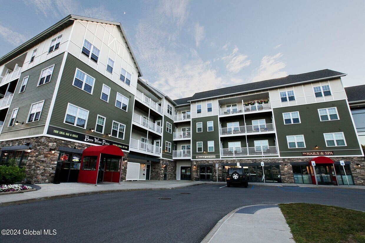 74 Weibel Ave Unit 11HP215, Saratoga Springs, NY 12866 Room for Rent