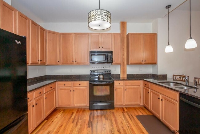 Foto del edificio - 387 3rd Ave