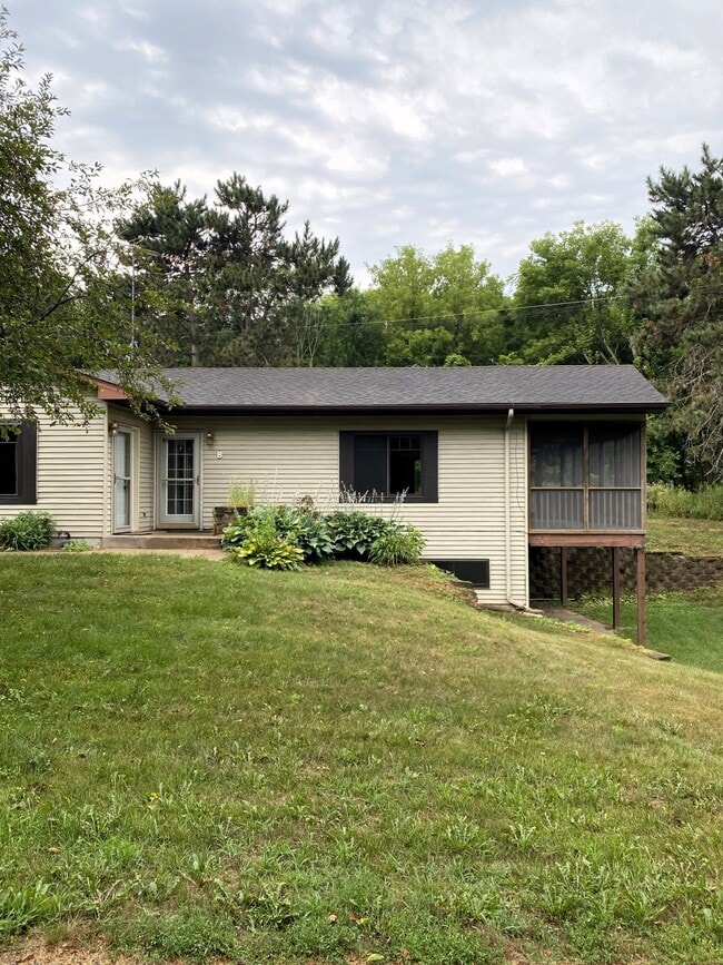 Building Photo - 56 Oak Ridge Dr