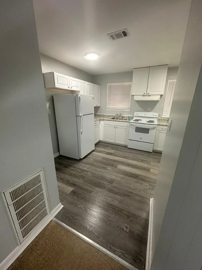 Foto del edificio - 4534 E Montclair Rd