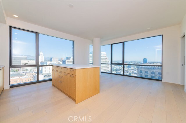 Foto del edificio - 400 S Broadway