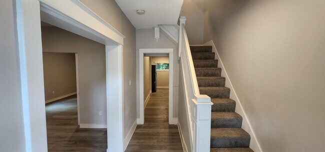 Foto del edificio - 2739 Bergman St