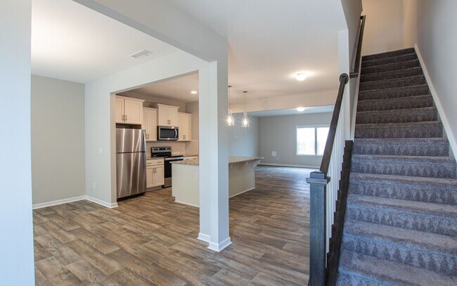 Foto del edificio - 3 Bedroom Townhome Centrally Located in Hu...