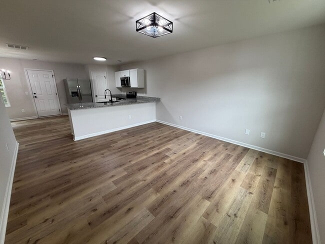 Building Photo - 4 Bedrooms, 3 Bathrooms - Home in West Rome!