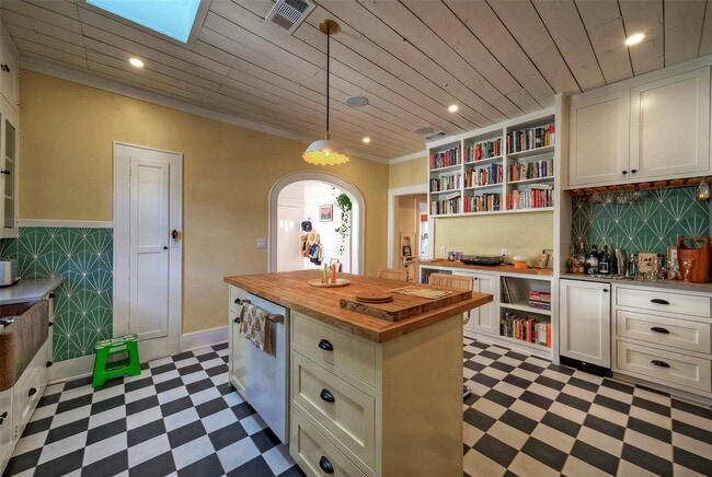 Foto del edificio - 1704 Alameda Dr