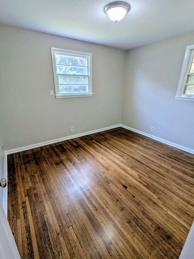 Building Photo - 339 Glenpark Dr