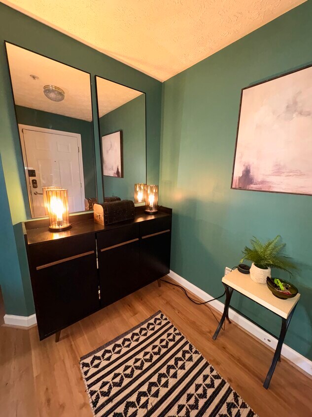 Foto principal - 6900 Saint Ignatius Dr