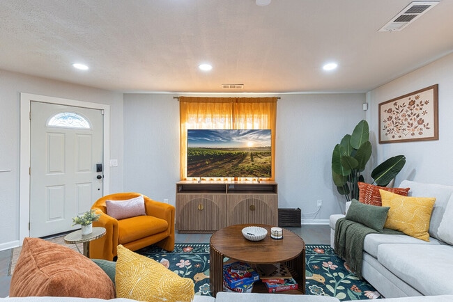 Foto del edificio - 839 Patchett St