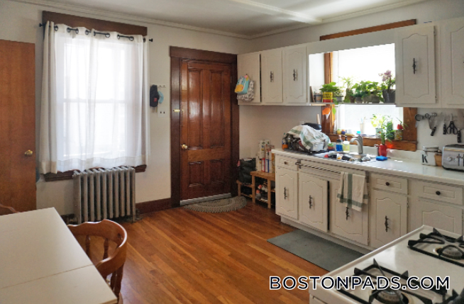 Primary Photo - 141 Brown St