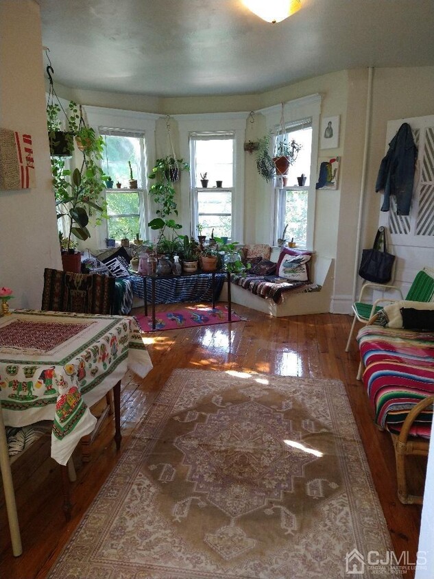 Primary Photo - 237 Montgomery St