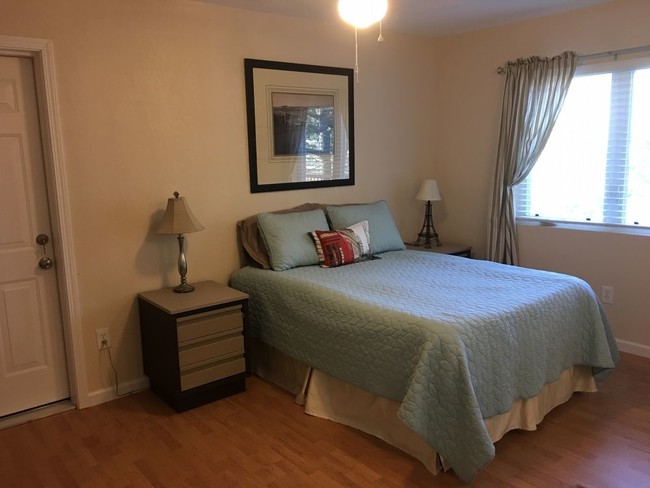 Foto del edificio - 20854 1/2 Oak Pass Ave