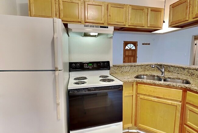 Building Photo - 2600 Nancy St