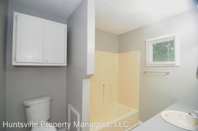 Building Photo - 4 br, 2 bath House - 2425 Tuxedo Drive