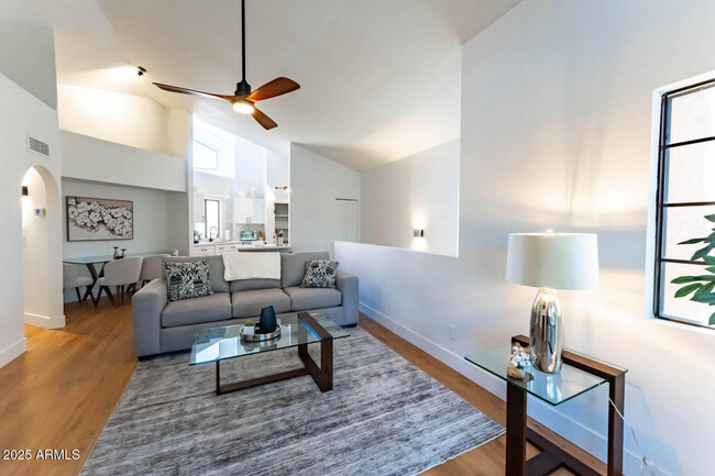 Foto del edificio - 10301 N 70th St