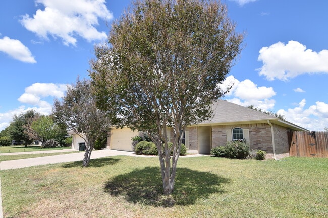 Building Photo - 2705 Littlewood Dr