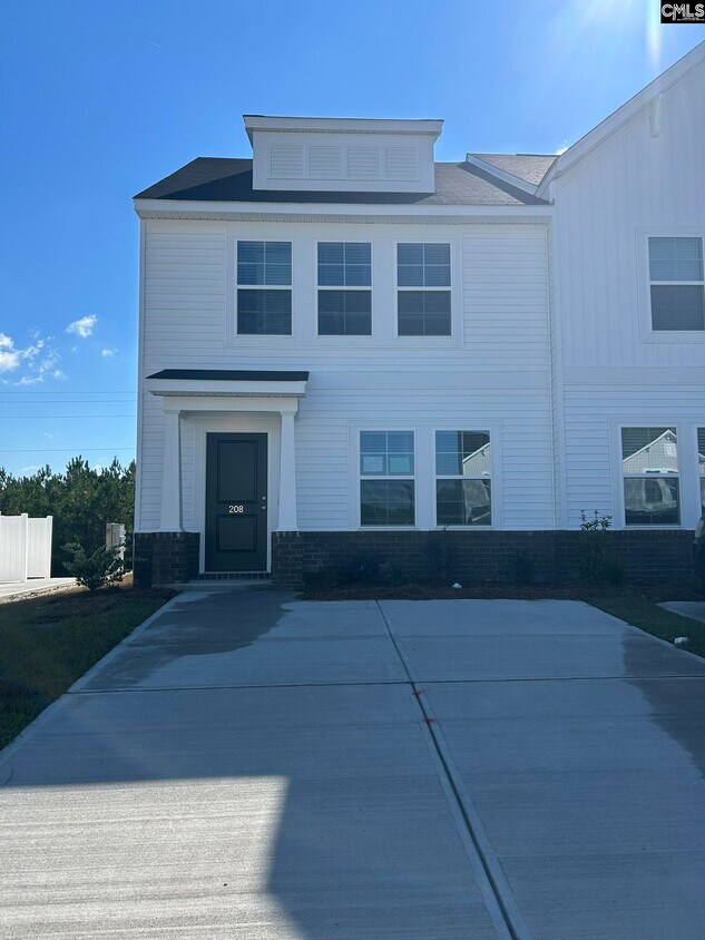 Foto principal - 208 Brando Wy