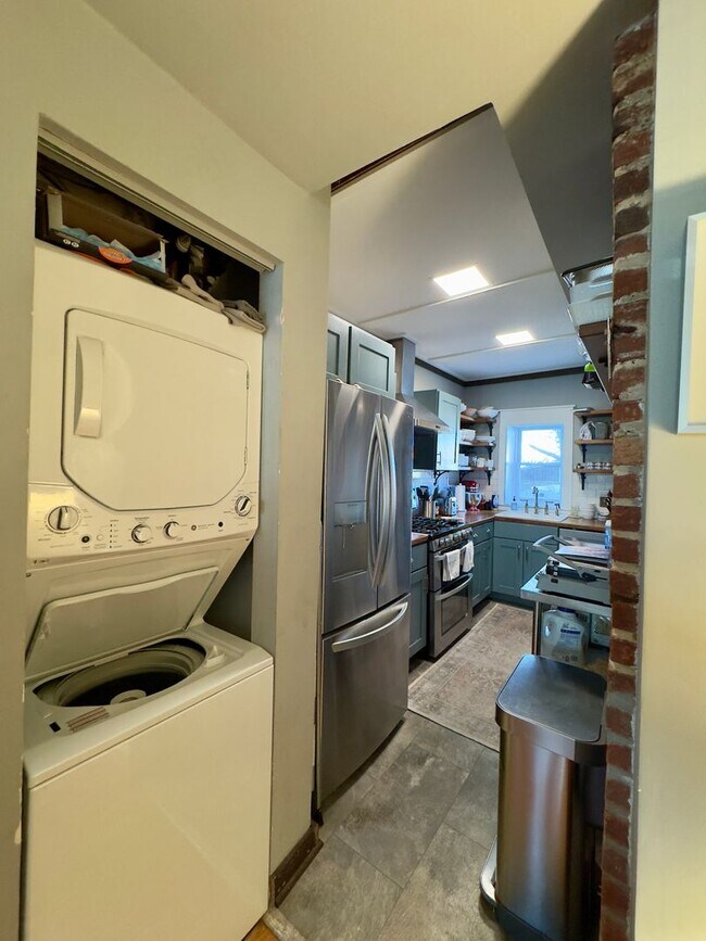 Foto del edificio - Charming 2 Bedroom/1 Bathroom Townhome with In-Unit Laundry in Ridgley's Delight, MD!