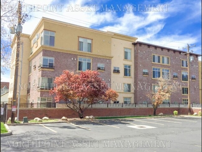 Building Photo - Stunning Upper-Level 2-Story Condo – Prime...