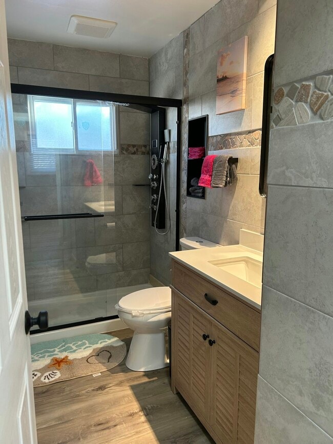 Building Photo - 921 Stratford Ln