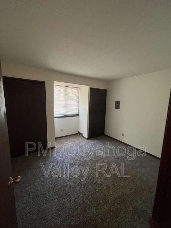Building Photo - 1516 W Market St