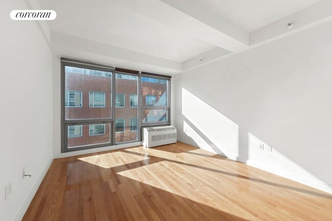 Building Photo - 181 E 119th St
