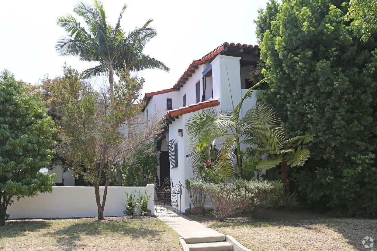 Primary Photo - 1052-1054 17th St