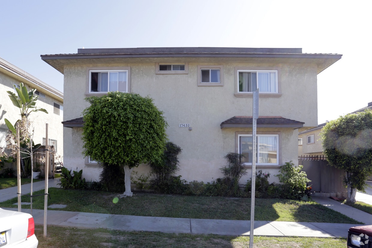 Building Photo - 17432-17442 Keelson Ln