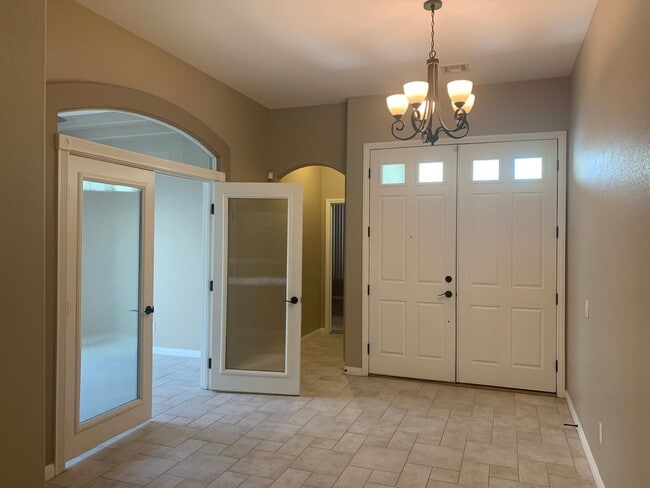 Building Photo - Gated Meticulous Summerlin Home