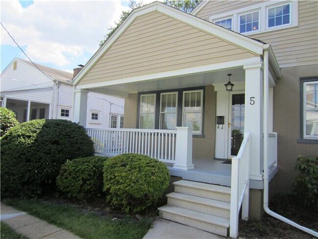 Building Photo - 5 N Clifton Ave