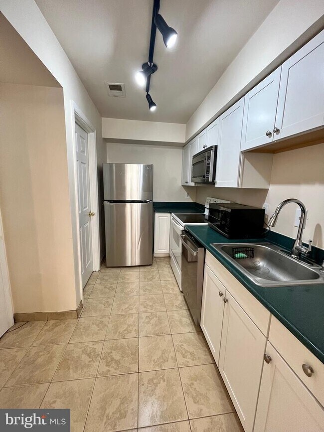 Building Photo - 9683 Hagel Cir