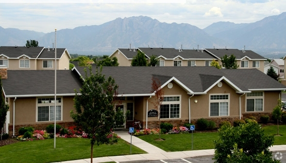 Building Photo - The Ridge at Jordan Landing