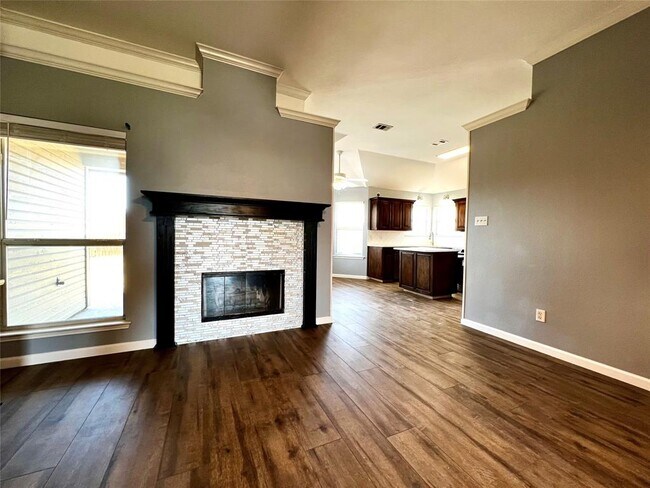 Building Photo - 537 Meadowcrest Dr