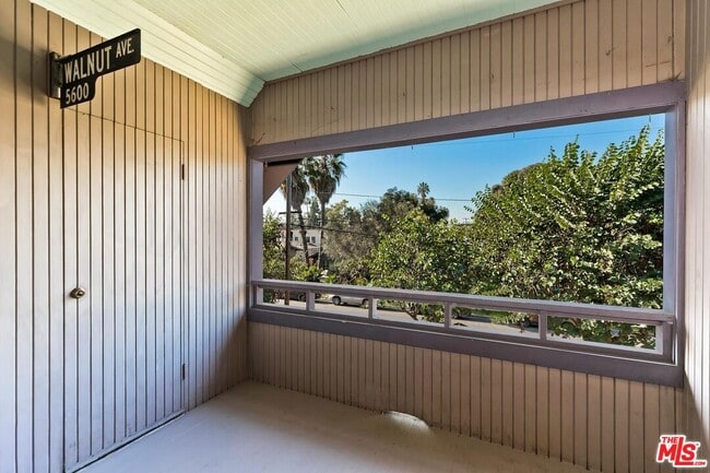 Foto del edificio - 1054 Maine Ave