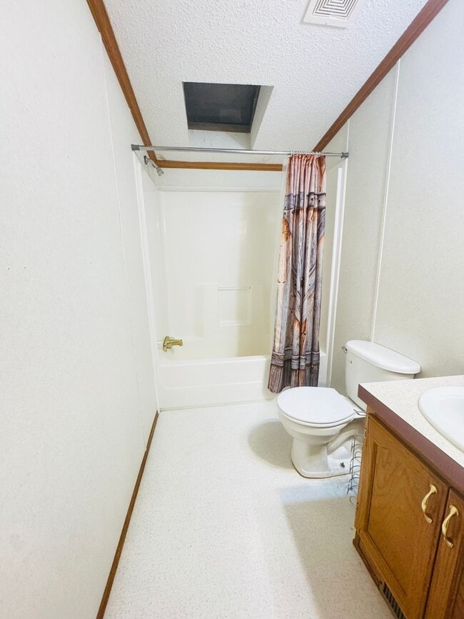 Building Photo - 24 Alma Ave