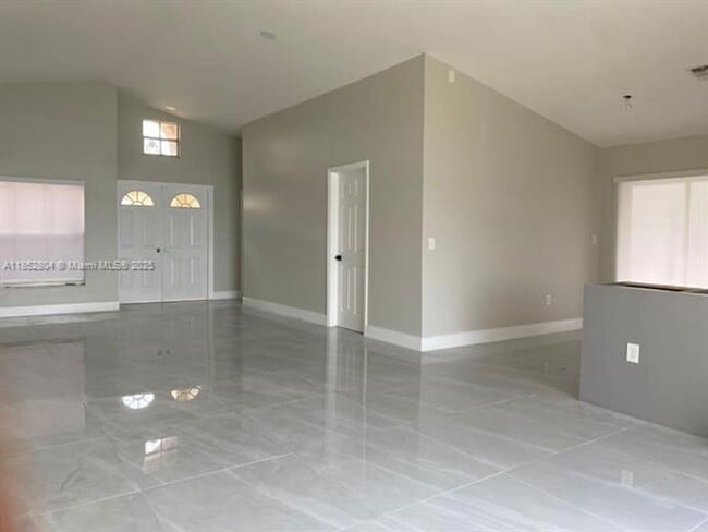 Building Photo - 880 NW 123rd Ct